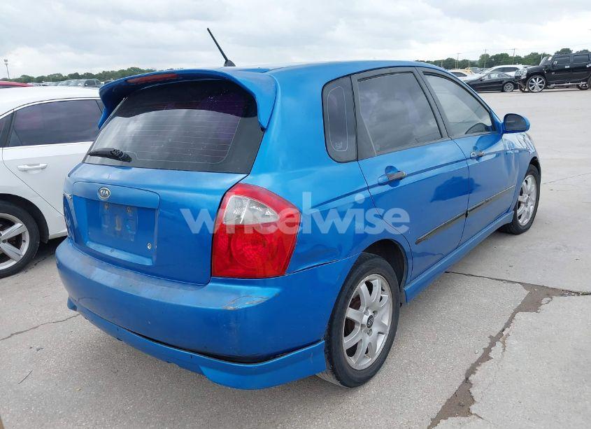 Photo 4 of 2005 Kia Spectra5 (VIN KNAFE161355144800)