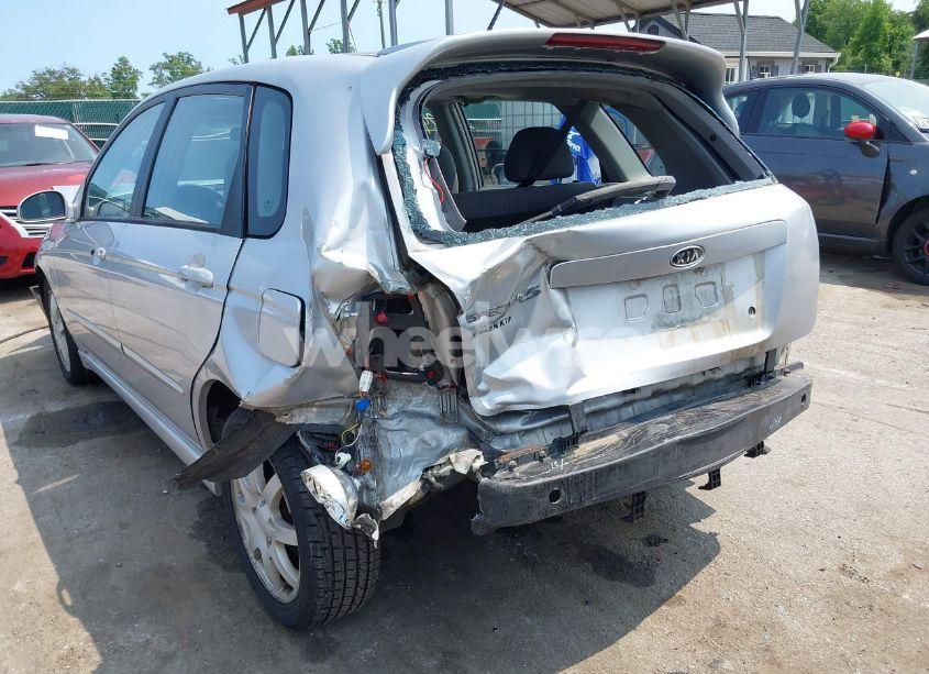 Photo 6 of 2006 Kia Spectra5 (VIN KNAFE161X65346986)