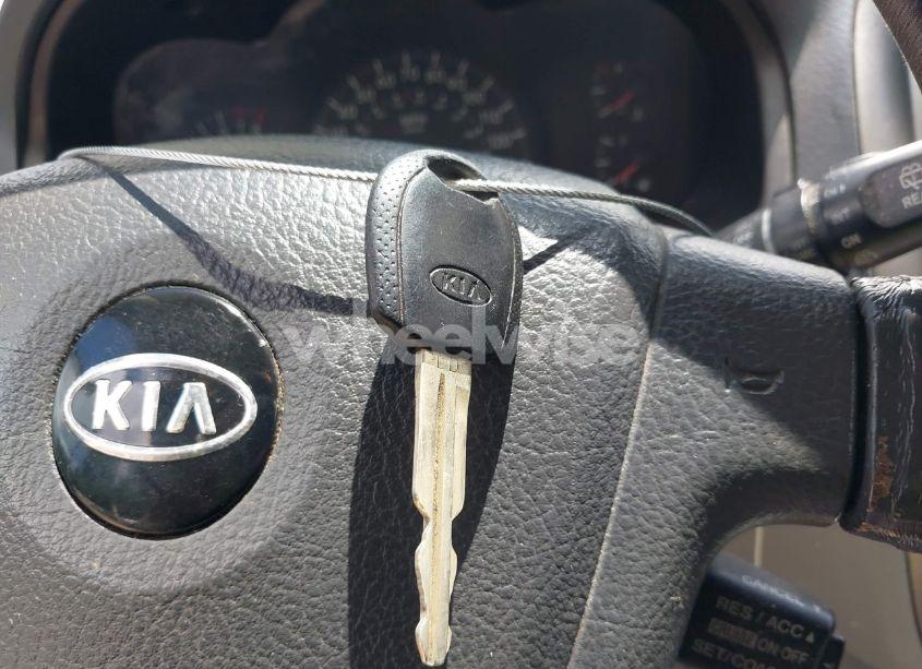 Photo 11 of 2006 Kia Spectra5 (VIN KNAFE161X65369717)