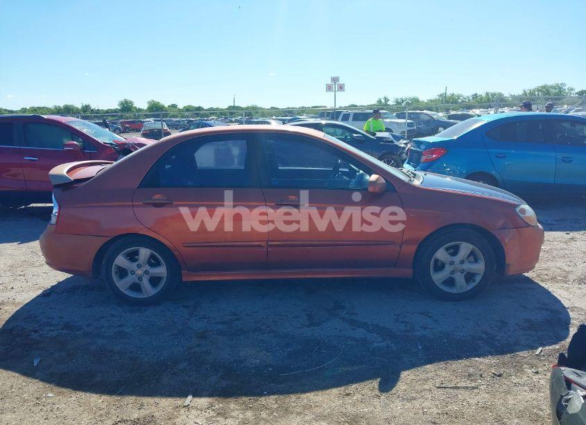 Photo 13 of 2009 Kia Spectra SX (VIN KNAFE221195026584)