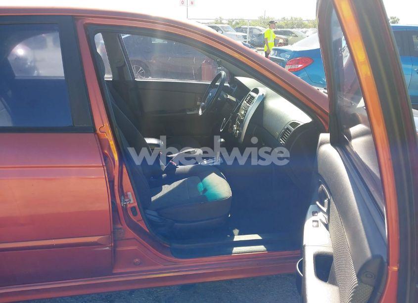 Photo 5 of 2009 Kia Spectra SX (VIN KNAFE221195026584)