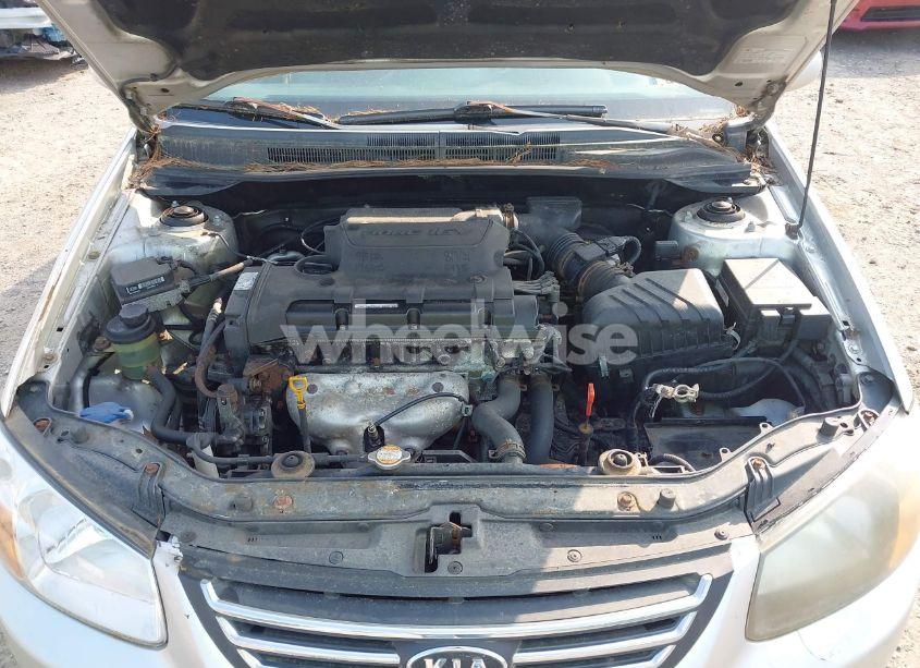 Photo 10 of 2009 Kia Spectra EX (VIN KNAFE221295658087)