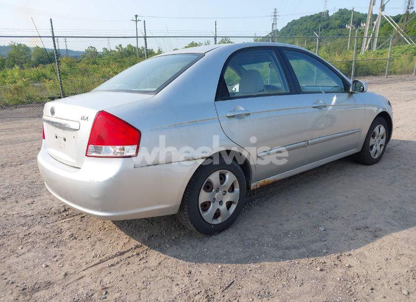 Photo 4 of 2009 Kia Spectra EX (VIN KNAFE221295658087)