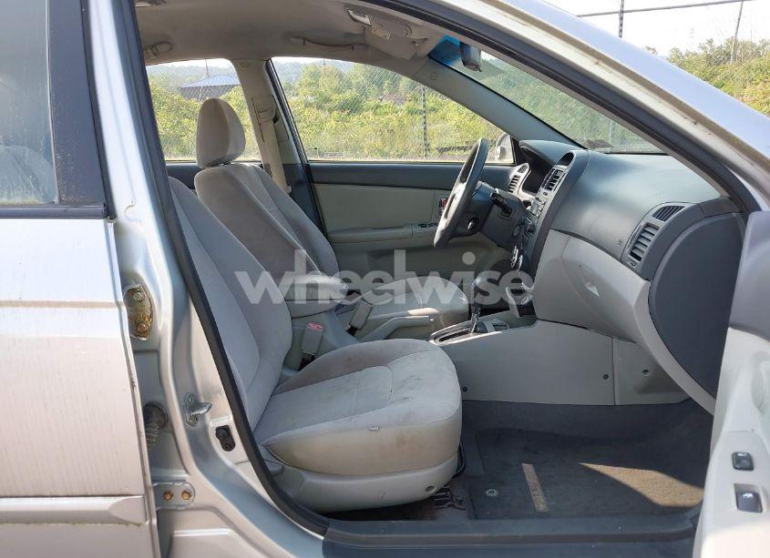 Photo 5 of 2009 Kia Spectra EX (VIN KNAFE221295658087)