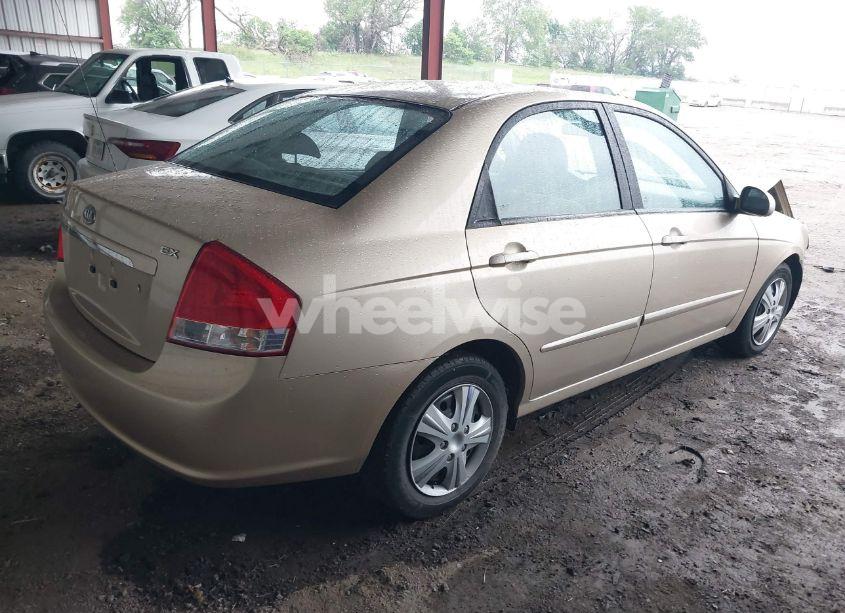 Photo 4 of 2009 Kia Spectra EX (VIN KNAFE221395647549)