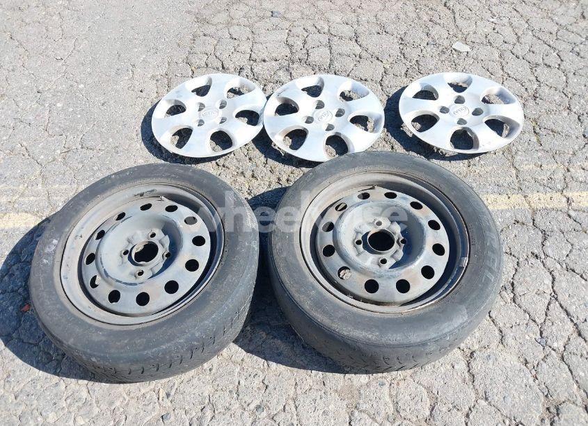 Photo 12 of 2009 Kia Spectra EX (VIN KNAFE221395666845)