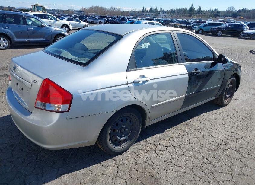 Photo 4 of 2009 Kia Spectra EX (VIN KNAFE221395666845)