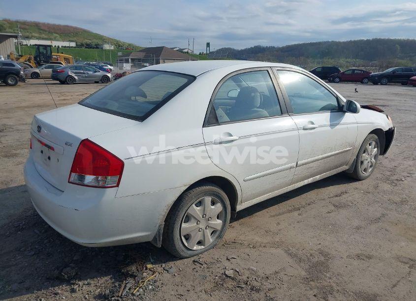 Photo 4 of 2009 Kia Spectra EX (VIN KNAFE221895630973)