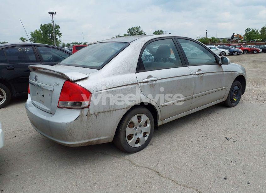 Photo 4 of 2009 Kia Spectra EX (VIN KNAFE221995613874)