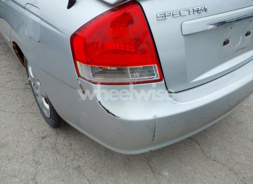 Photo 6 of 2009 Kia Spectra EX (VIN KNAFE221995613874)