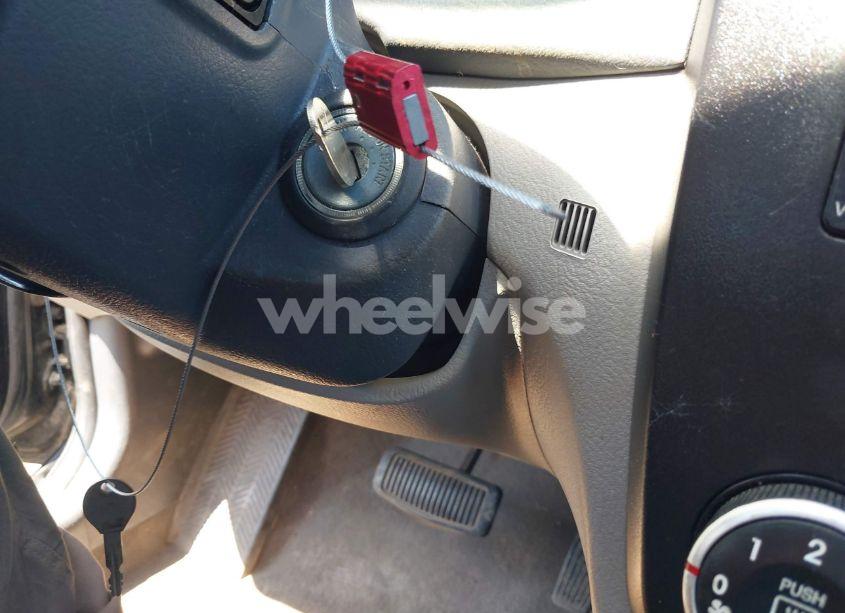 Photo 11 of 2009 Kia Spectra LX (VIN KNAFE221995631713)