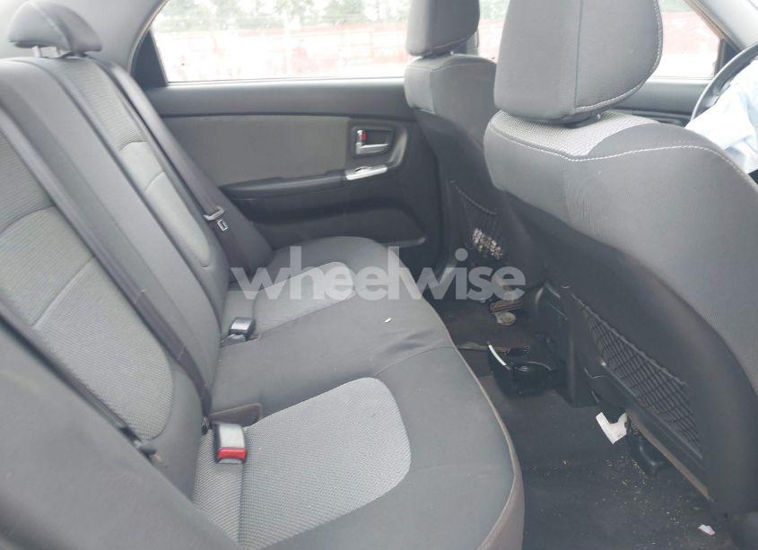 Photo 8 of 2009 Kia Spectra SX (VIN KNAFE222395027440)