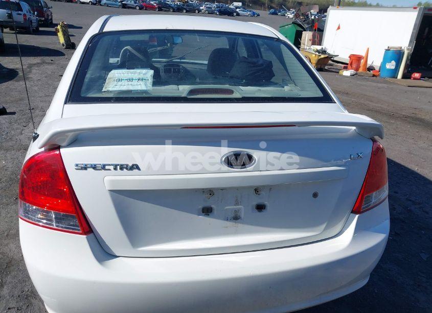 Photo 16 of 2009 Kia Spectra LX (VIN KNAFE222595616439)
