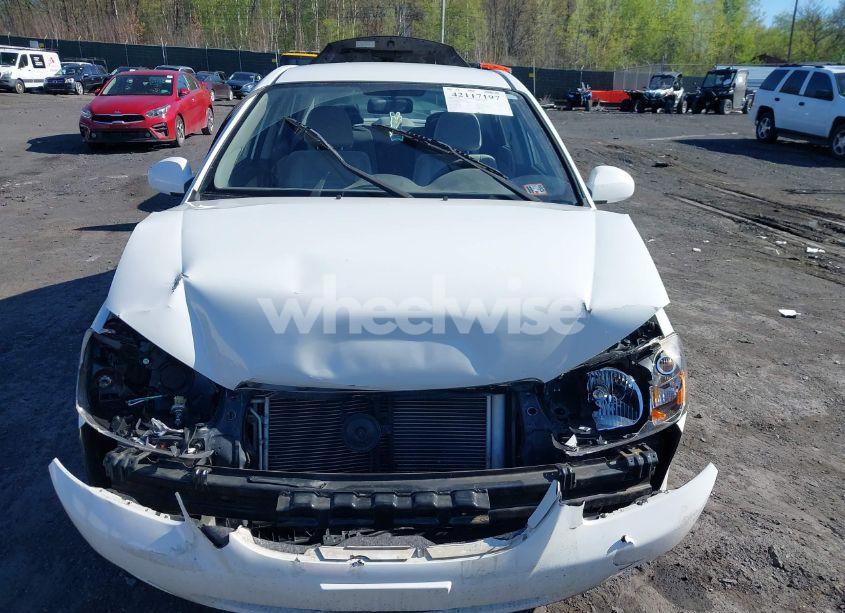 Photo 6 of 2009 Kia Spectra LX (VIN KNAFE222595616439)