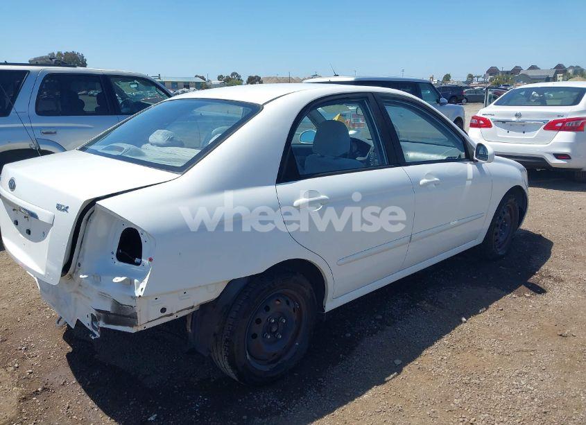 Photo 4 of 2009 Kia Spectra EX (VIN KNAFE222595664720)