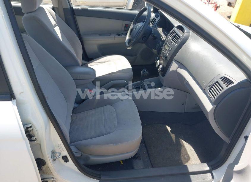 Photo 5 of 2009 Kia Spectra EX (VIN KNAFE222595664720)