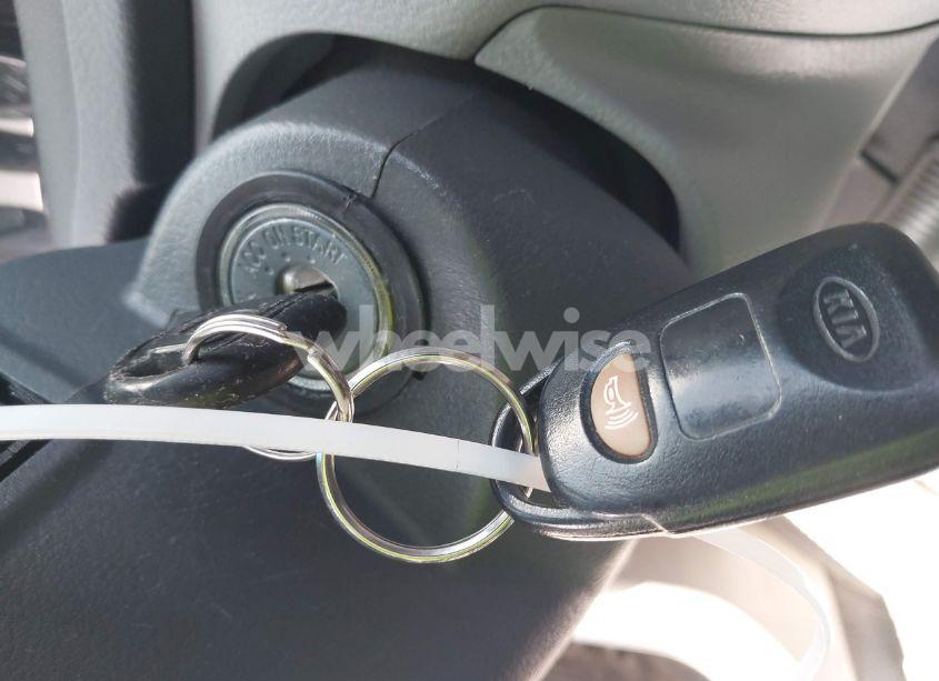 Photo 11 of 2009 Kia Spectra EX (VIN KNAFE222695594452)