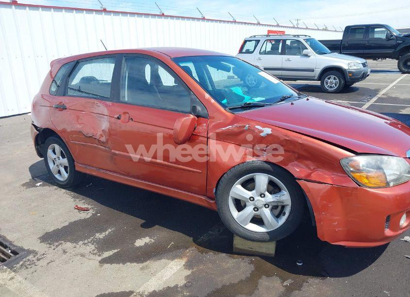 Photo 6 of 2009 Kia Spectra5 SX (VIN KNAFE241195024105)