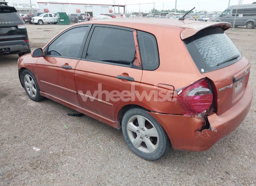 Photo 3 of 2009 Kia Spectra5 SX (VIN KNAFE241995024725)