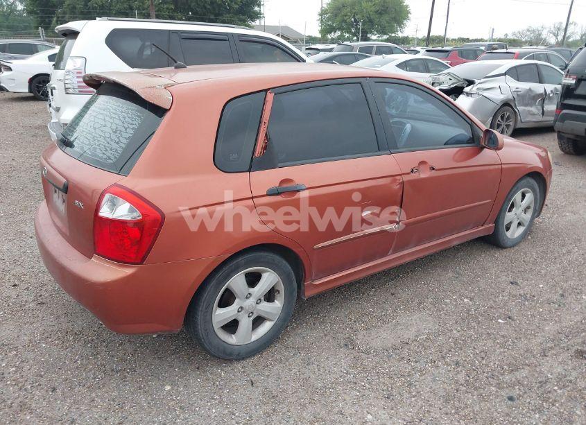 Photo 4 of 2009 Kia Spectra5 SX (VIN KNAFE241995024725)