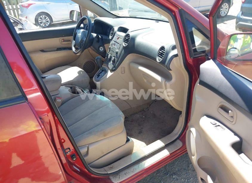 Photo 5 of 2007 Kia Rondo LX (VIN KNAFG525777082688)