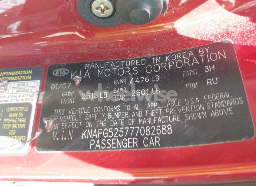 Photo 9 of 2007 Kia Rondo LX (VIN KNAFG525777082688)