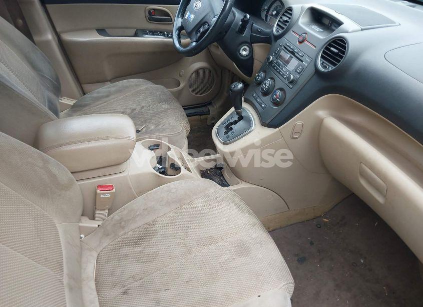 Photo 5 of 2007 Kia Rondo EX (VIN KNAFG525977062376)