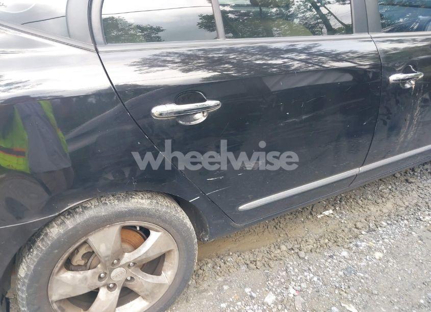 Photo 6 of 2007 Kia Rondo EX (VIN KNAFG525977062376)