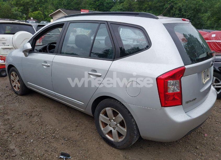 Photo 3 of 2008 Kia Rondo LX V6 (VIN KNAFG526287137946)