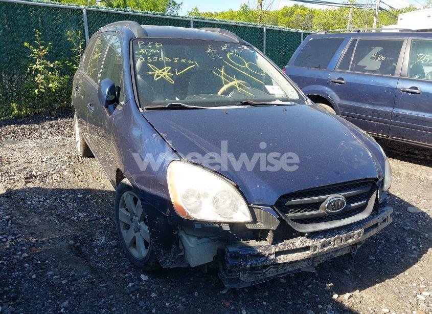 2008 Kia Rondo LX V6 (VIN KNAFG526287164354) main photo