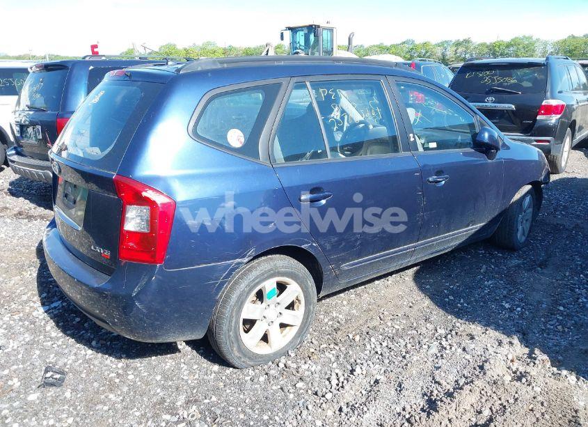 Photo 4 of 2008 Kia Rondo LX V6 (VIN KNAFG526287164354)