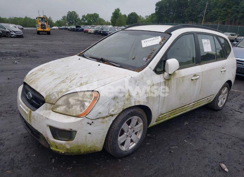 Photo 2 of 2008 Kia Rondo LX V6 (VIN KNAFG526387170843)