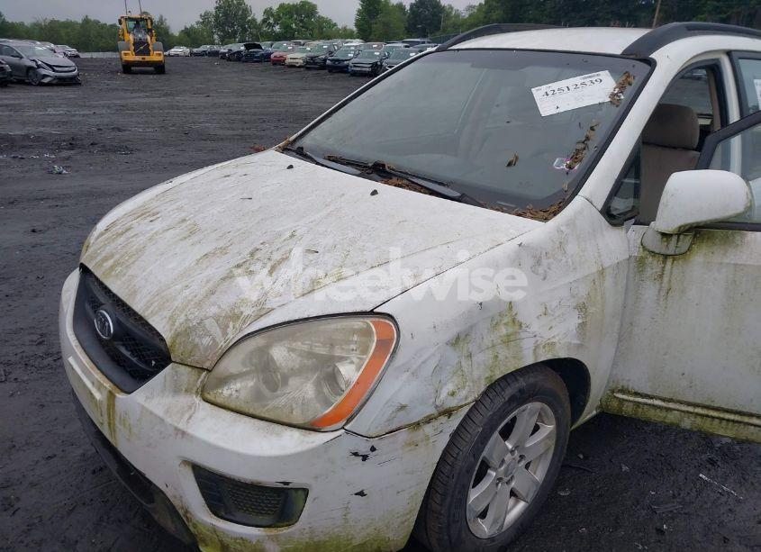 Photo 6 of 2008 Kia Rondo LX V6 (VIN KNAFG526387170843)