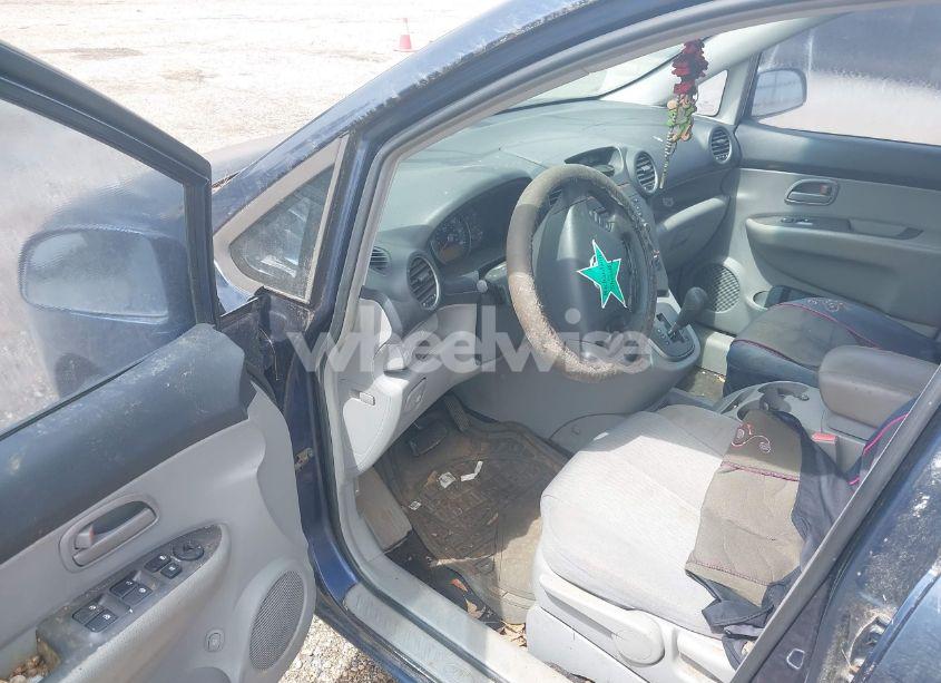 Photo 13 of 2007 Kia Rondo LX V6 (VIN KNAFG526477110293)