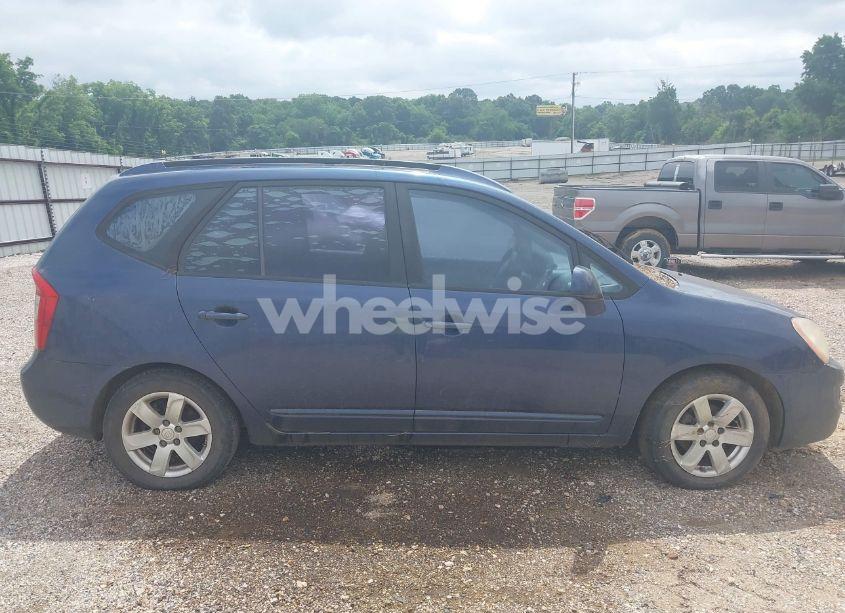 Photo 16 of 2007 Kia Rondo LX V6 (VIN KNAFG526477110293)