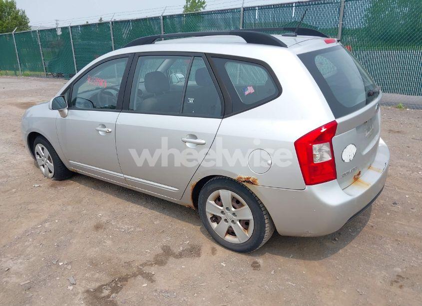 Photo 3 of 2009 Kia Rondo LX V6 (VIN KNAFG526697252826)