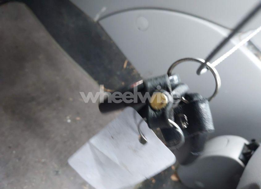 Photo 11 of 2007 Kia Rondo EX V6 (VIN KNAFG526777116881)