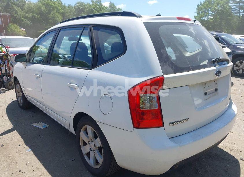 Photo 3 of 2008 Kia Rondo LX V6 (VIN KNAFG526X87151416)