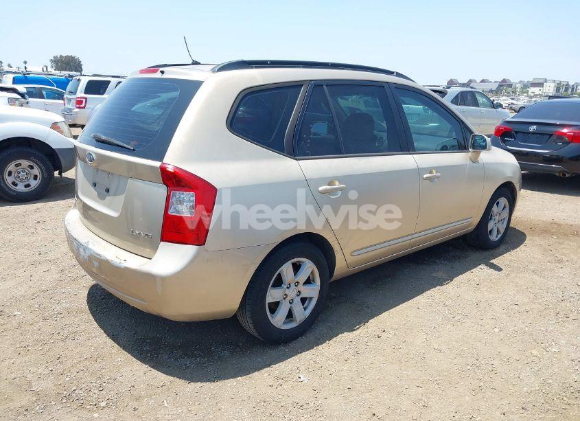 Photo 4 of 2008 Kia Rondo LX V6 (VIN KNAFG526X87151643)