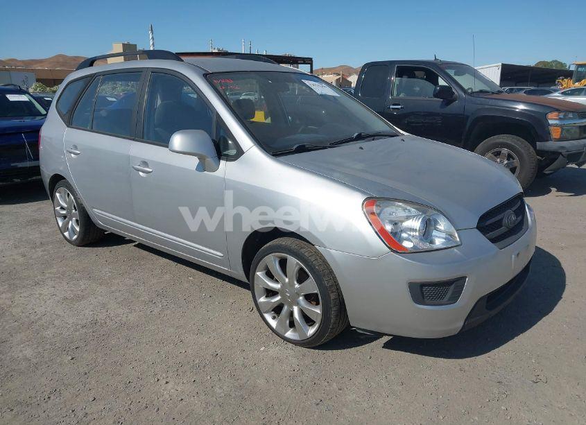 2009 Kia Rondo LX (VIN KNAFG529097261953) main photo