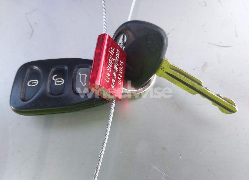 Photo 11 of 2009 Kia Rondo LX (VIN KNAFG529097261953)