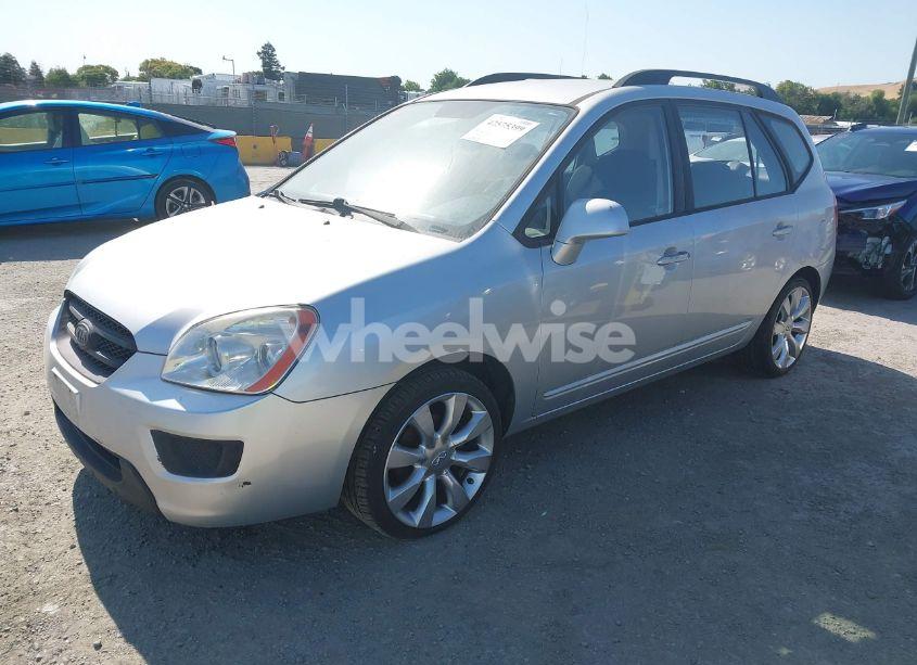 Photo 2 of 2009 Kia Rondo LX (VIN KNAFG529097261953)