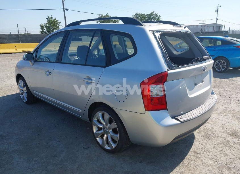Photo 3 of 2009 Kia Rondo LX (VIN KNAFG529097261953)