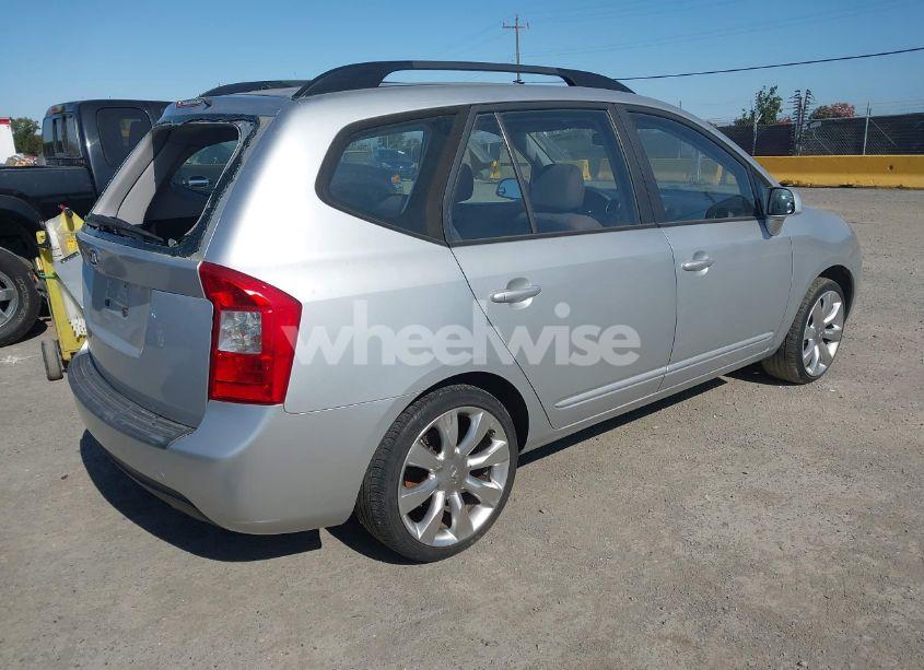 Photo 4 of 2009 Kia Rondo LX (VIN KNAFG529097261953)