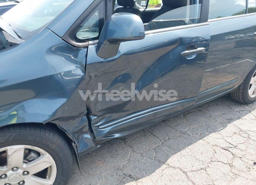 Photo 6 of 2009 Kia Rondo LX (VIN KNAFG529297274557)