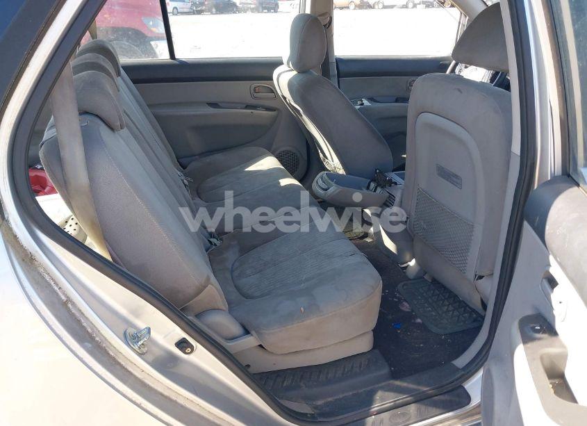 Photo 8 of 2009 Kia Rondo LX (VIN KNAFG529597262211)