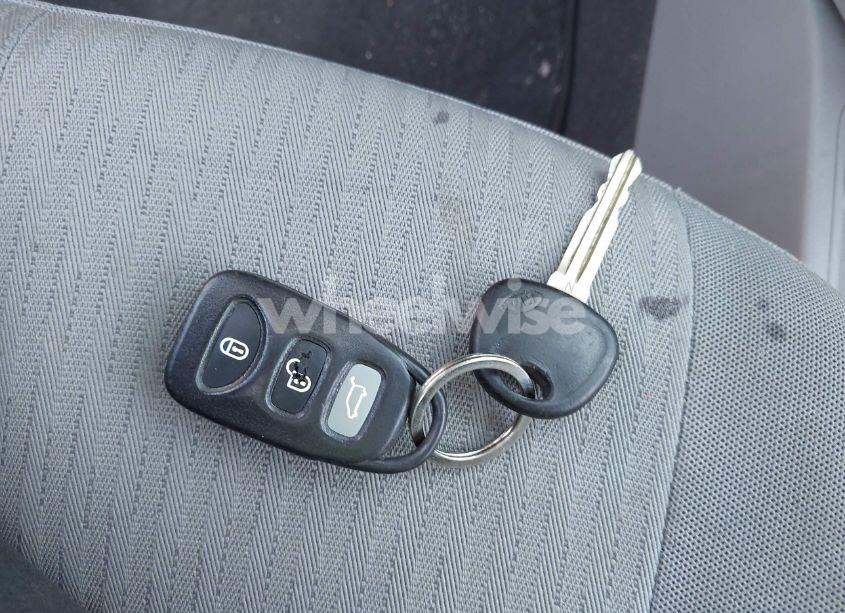 Photo 11 of 2009 Kia Rondo LX (VIN KNAFG529797276207)