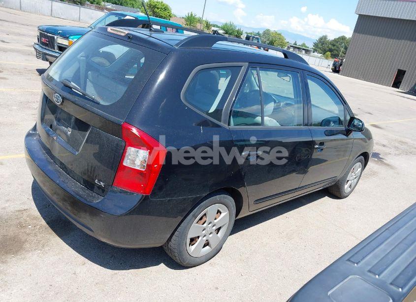 Photo 4 of 2009 Kia Rondo LX (VIN KNAFG529797276207)