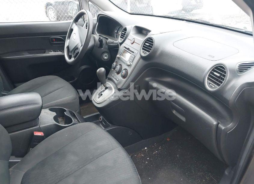 Photo 5 of 2009 Kia Rondo LX (VIN KNAFG529997274586)