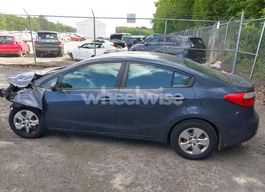 Photo 13 of 2016 Kia Forte LX (VIN KNAFK4A61G5611356)